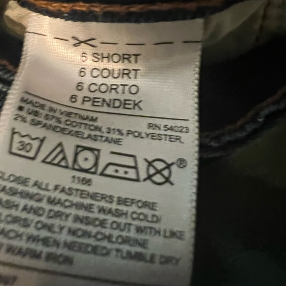 Old Navy Kicker Boot-Cut Jeans - Picture 3 of 4